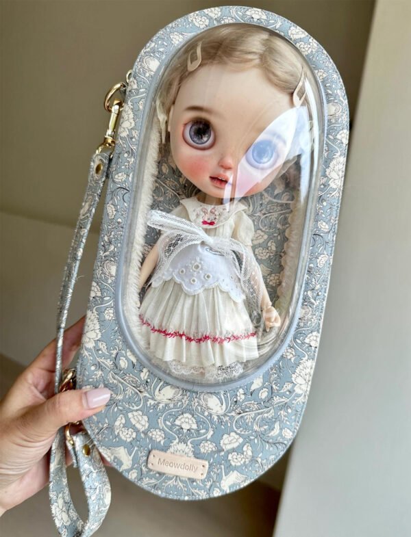 1 "The Swan Garden" Artisan Bubble Carrier